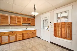 221 7th St NW, Barberton, OH 44203 - Photo 7