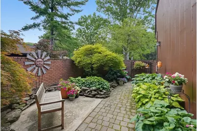 944 Trimble Place, Sagamore Hills, OH 44067 - Photo 5