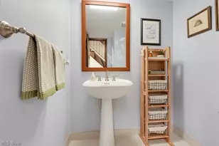 944 Trimble Pl, Sagamore Hills, OH 44067 - Photo 21