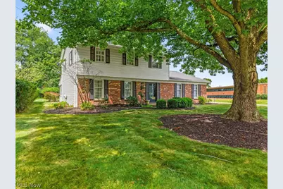 805 Fair Oaks Avenue SW, North Canton, OH 44720 - Photo 1