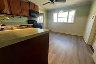 978 Buffalo St, Conneaut, OH 44030 - Photo 3