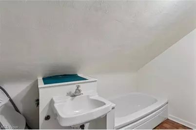 394 E Park Avenue, Barberton, OH 44203 - Photo 23
