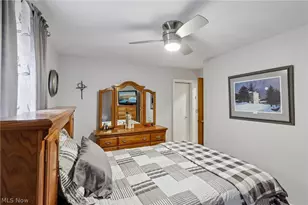 394 E Park Ave, Barberton, OH 44203 - Photo 15