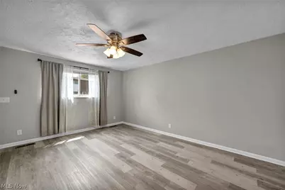 2555 Shakespeare Lane, Avon, OH 44011 - Photo 9