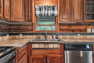 348 Tony Dr, Conneaut, OH 44030 - Photo 3