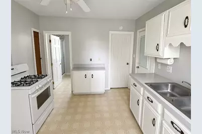 7602 Wentworth Avenue, Loveland, OH 44102 - Photo 19
