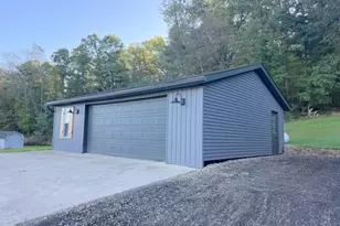 131 Baltzley Valley Rd NE, New Philadelphia, OH 44663 - Photo 3