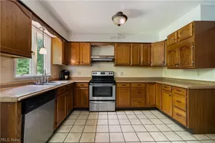 542 Garnette Rd, Akron, OH 44313 - Photo 7