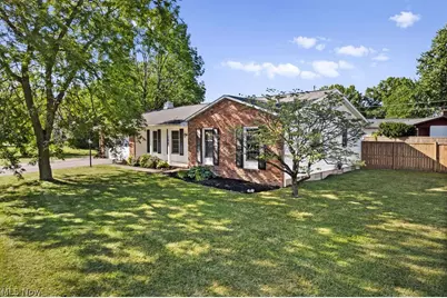 586 Brookpark Drive, Cuyahoga Falls, OH 44223 - Photo 1