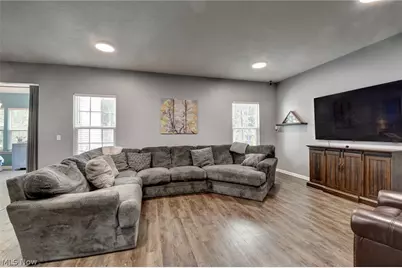 3059 Stonehurst Road, Green, OH 44685 - Photo 5