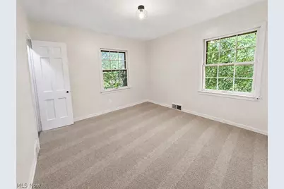 19208 Chagrin, Huber Heights, OH 44122 - Photo 15