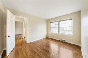 19208 Chagrin, Huber Heights, OH 44122 - Photo 5