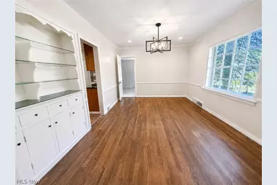 19208 Chagrin, Huber Heights, OH 44122 - Photo 17