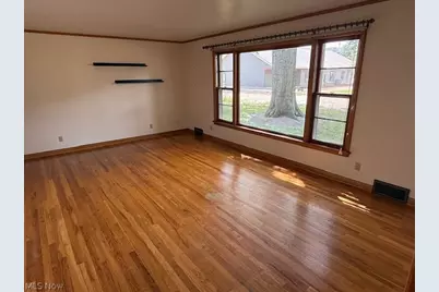 815 3rd Street SW, New Philadelphia, OH 44663 - Photo 9