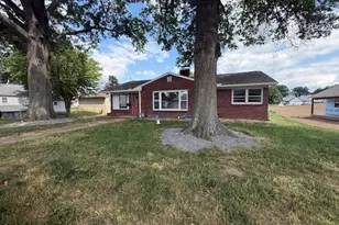 815 3rd St SW, New Philadelphia, OH 44663 - Photo 3