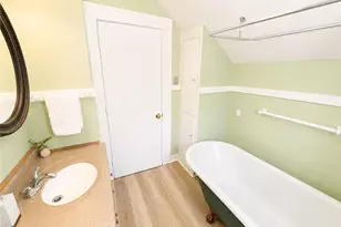 684 Dayton St, Akron, OH 44310 - Photo 25
