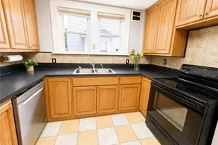 684 Dayton St, Akron, OH 44310 - Photo 15