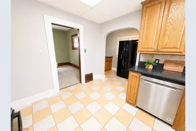 684 Dayton Street, Akron, OH 44310 - Photo 13