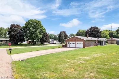 5059 Broadview Street NE, Louisville, OH 44641 - Photo 3