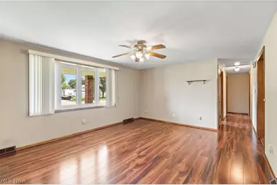 5059 Broadview Street NE, Louisville, OH 44641 - Photo 7