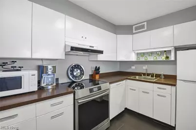 12700 Lake Avenue #2603, Oakwood, OH 44107 - Photo 5