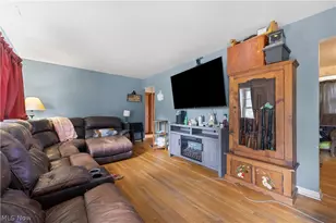 121 E Ralston Ave, Akron, OH 44301 - Photo 7
