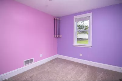 107 Broad Street, St Clairsville, OH 43950 - Photo 11