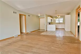 10420 Carrie Dr, New Middletown, OH 44442 - Photo 13