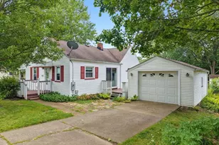 2755 Springfield Lake Dr, Akron, OH 44312 - Photo 3