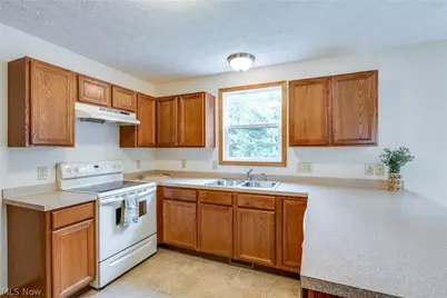 3061 Dover Drive, Akron, OH 44312 - Photo 7