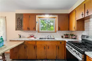 12780 Jamestown Ave NW, Uniontown, OH 44685 - Photo 9
