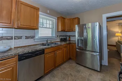 273 S Portage Path, Akron, OH 44302 - Photo 13