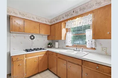 186 E Woodsdale Avenue, Akron, OH 44301 - Photo 11