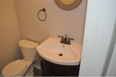 1193 Pinecrest Place #E, Willoughby, OH 44094 - Photo 3
