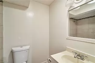 1609 Treetop Trail, Akron, OH 44313 - Photo 15