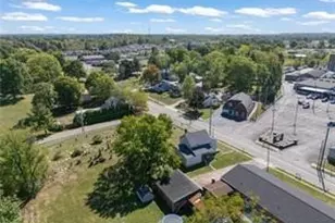 223 E Maple St, Hartville, OH 44632 - Photo 7