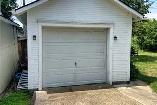 341 Hamilton Ave, Coshocton, OH 43812 - Photo 3