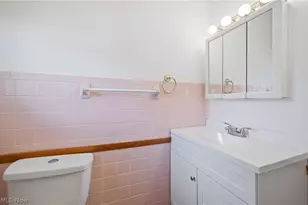 349 Westview Ave, Hubbard, OH 44425 - Photo 17