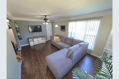 230 E 288th Street, Willowick, OH 44095 - Photo 3