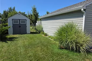 230 E 288th St, Willowick, OH 44095 - Photo 13
