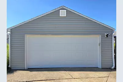 230 E 288th Street, Willowick, OH 44095 - Photo 7