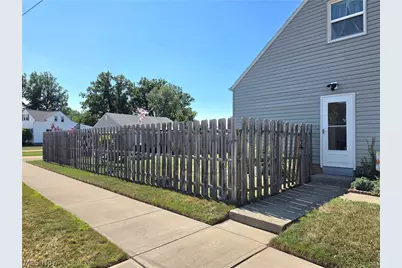 230 E 288th Street, Willowick, OH 44095 - Photo 9