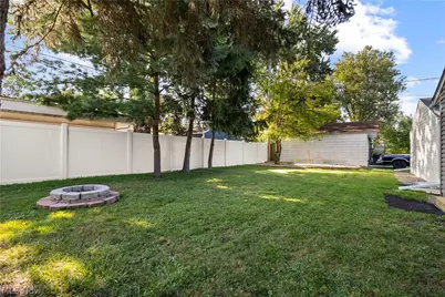 333 Olive Street, Elyria, OH 44035 - Photo 3