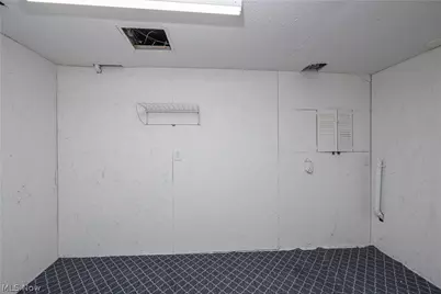320 Oak Street, Uhrichsville, OH 44683 - Photo 25
