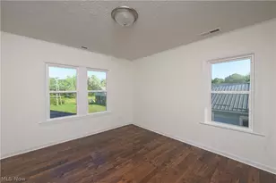 320 Oak St, Uhrichsville, OH 44683 - Photo 19