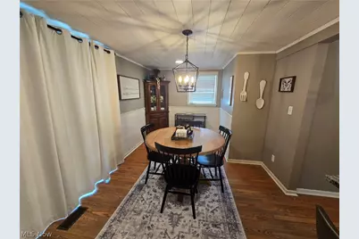 421 Williams Avenue, Williamstown, WV 26187 - Photo 9