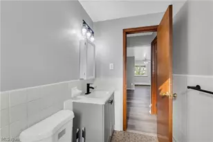 18809 Bella Dr, Loveland, OH 44119 - Photo 17