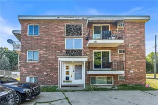 18809 Bella Dr, Loveland, OH 44119 - Photo 1