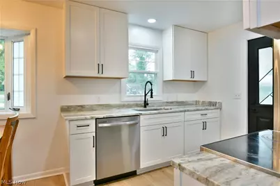3121 Williams Street NW, Worthington, OH 44481 - Photo 27