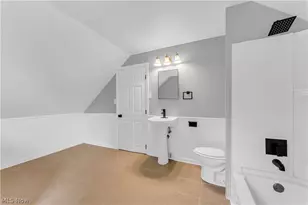 1083 Eastlake Dr, Eastlake, OH 44095 - Photo 19